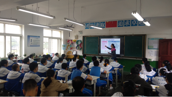 汉中市宁强县教研室组织开展初中语文、数学、英语教师学科培训活动